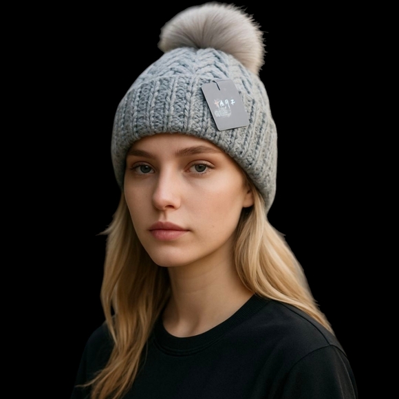 Gelso Bianco gray knit Faux Fur pom pom hat Wool/ alpaca Blend Made In Italy NWT - Picture 5 of 6